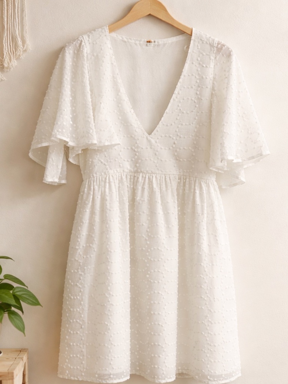 ARULA White V-Neck Flutter-Sleeve Mini Dress - Picture 2 of 10